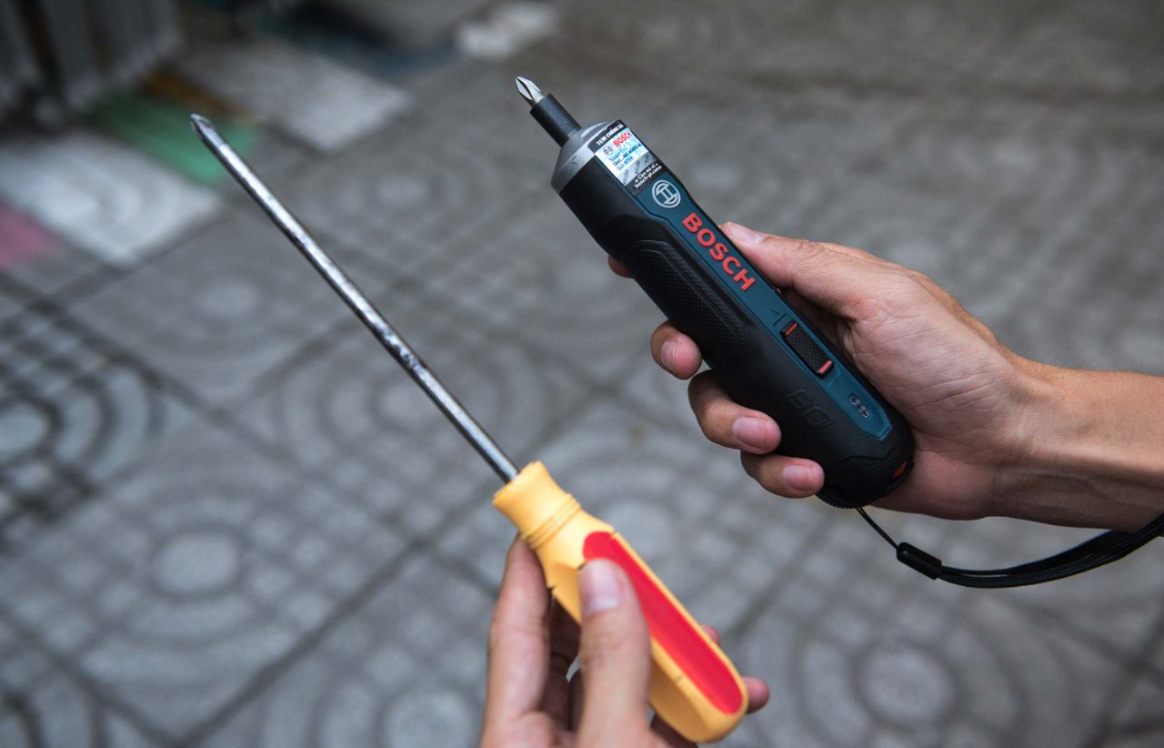 Tô vít điện Bosch Go